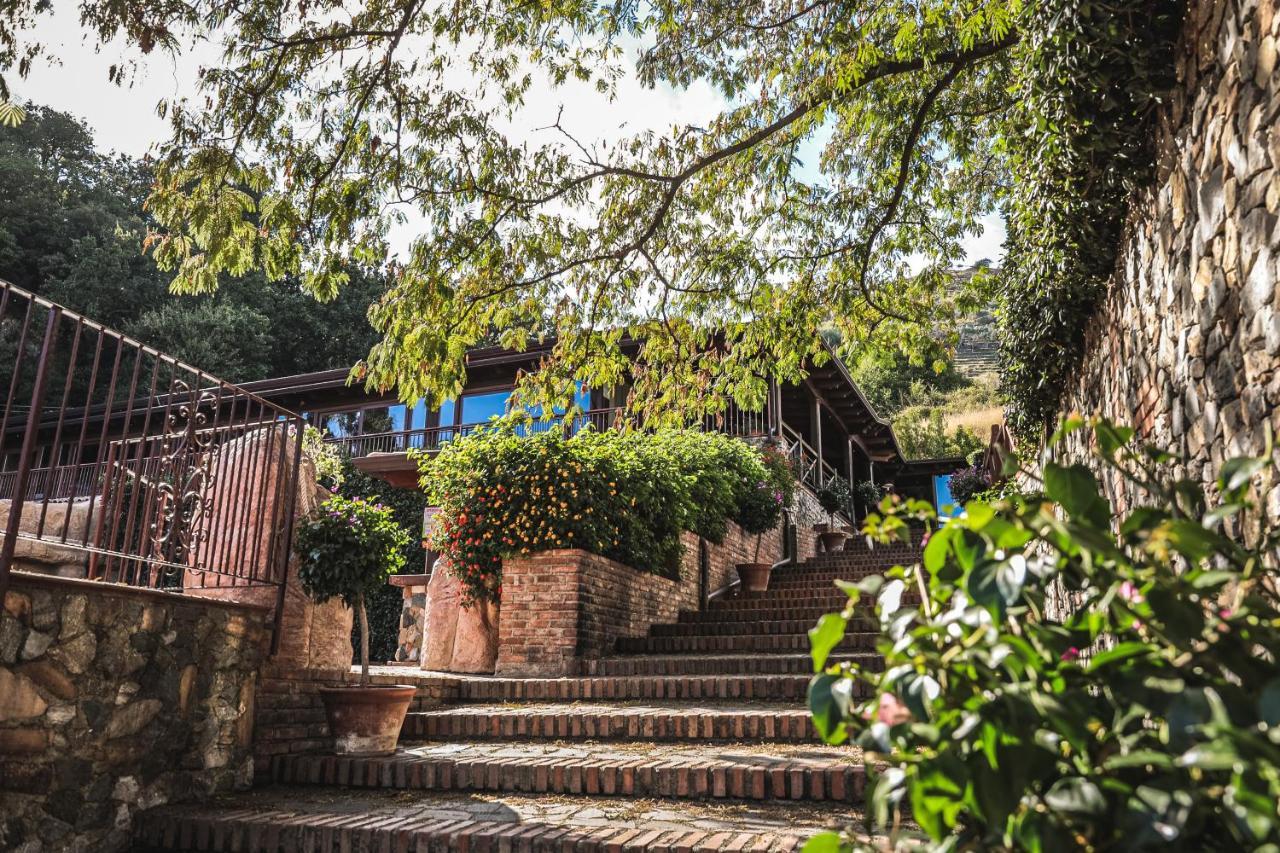B & B Le Casette Sull'Albero Di Villa Alba Messina Bagian luar foto
