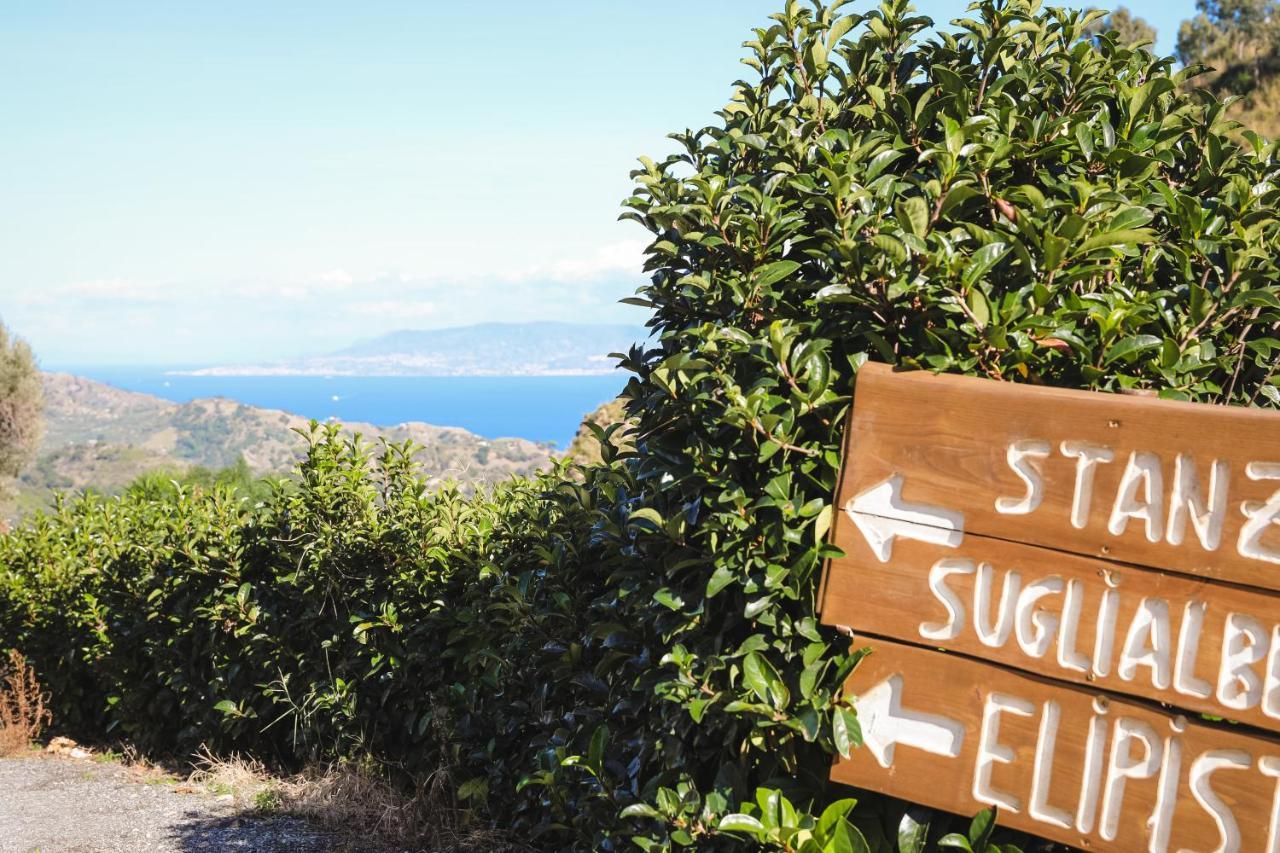 B & B Le Casette Sull'Albero Di Villa Alba Messina Bagian luar foto