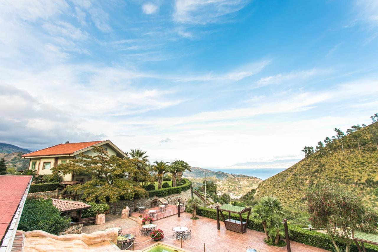 B & B Le Casette Sull'Albero Di Villa Alba Messina Bagian luar foto