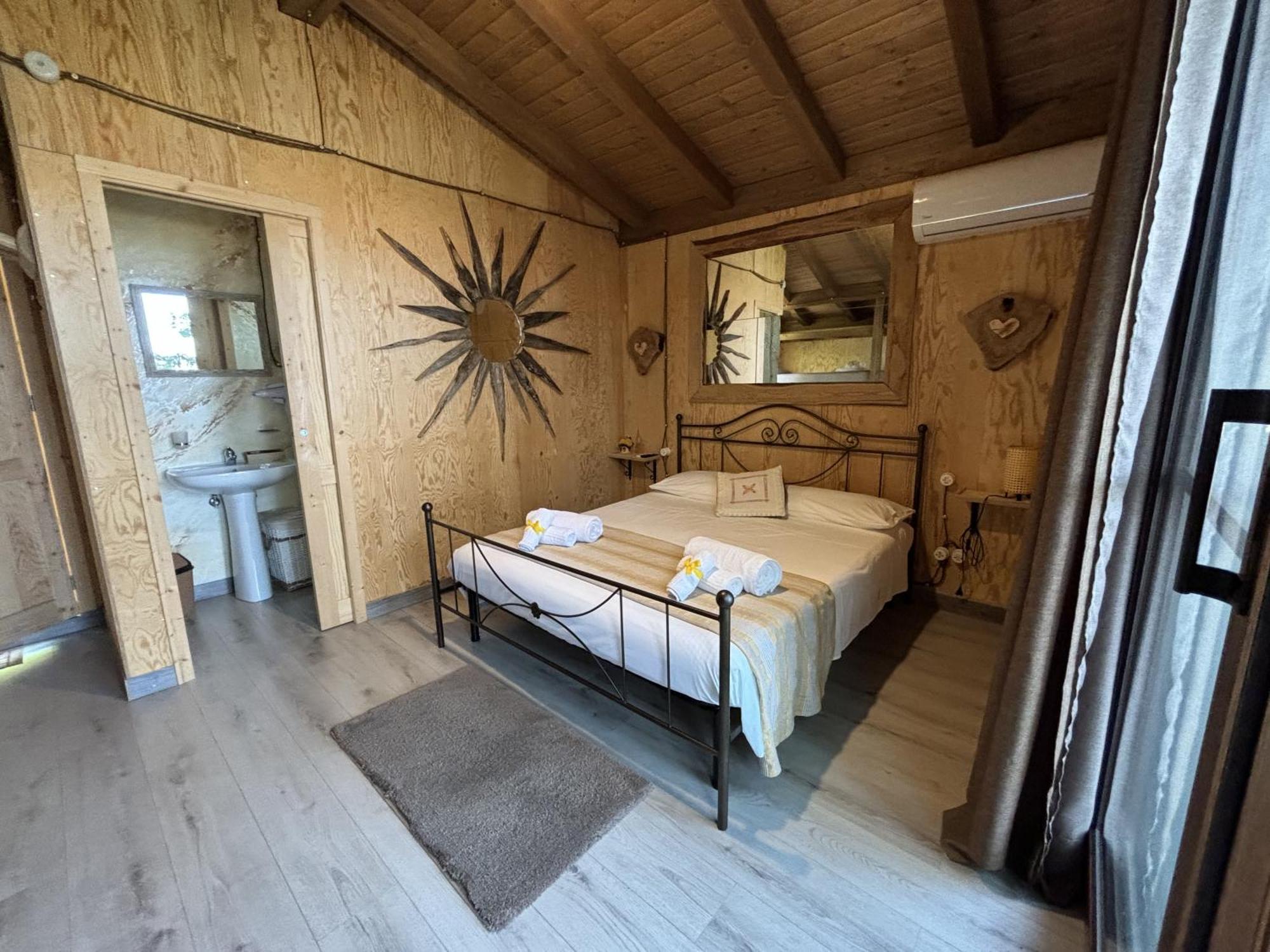 B & B Le Casette Sull'Albero Di Villa Alba Messina Bagian luar foto