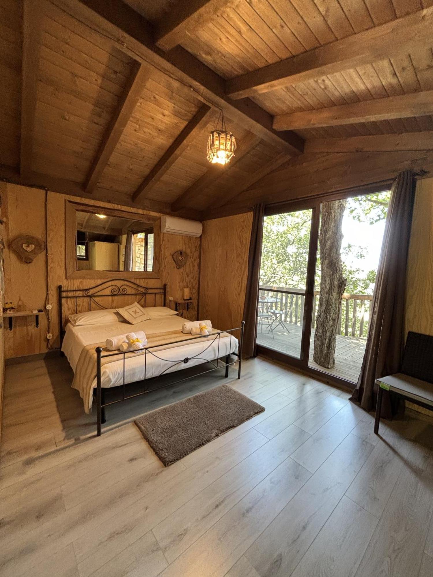 B & B Le Casette Sull'Albero Di Villa Alba Messina Bagian luar foto