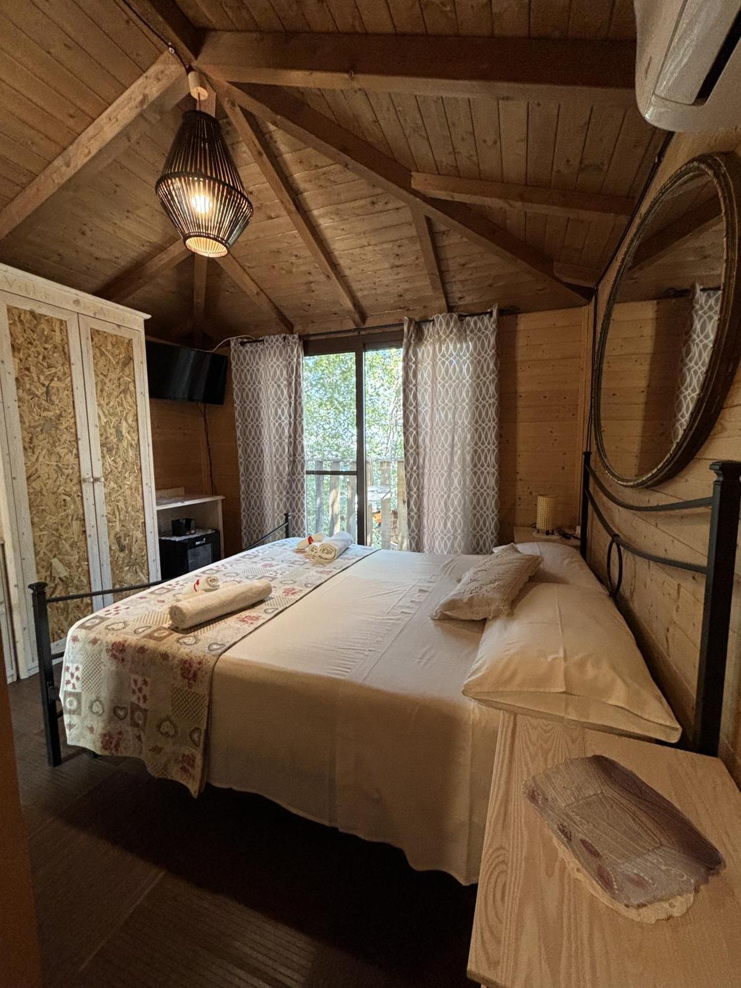 B & B Le Casette Sull'Albero Di Villa Alba Messina Bagian luar foto